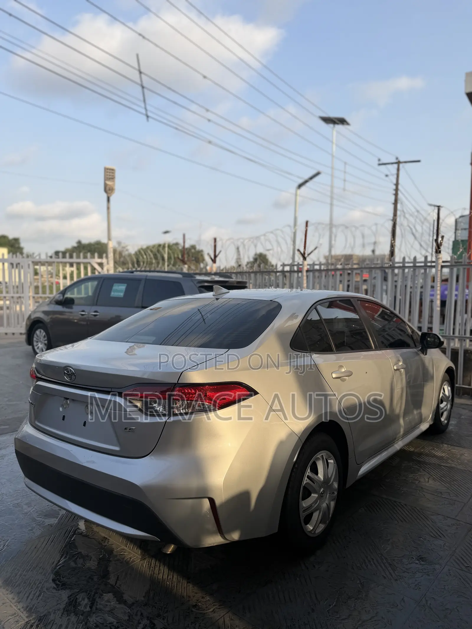 Toyota Corolla LE 2021 Silver