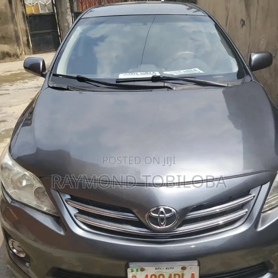 Toyota Corolla 2012 Gray