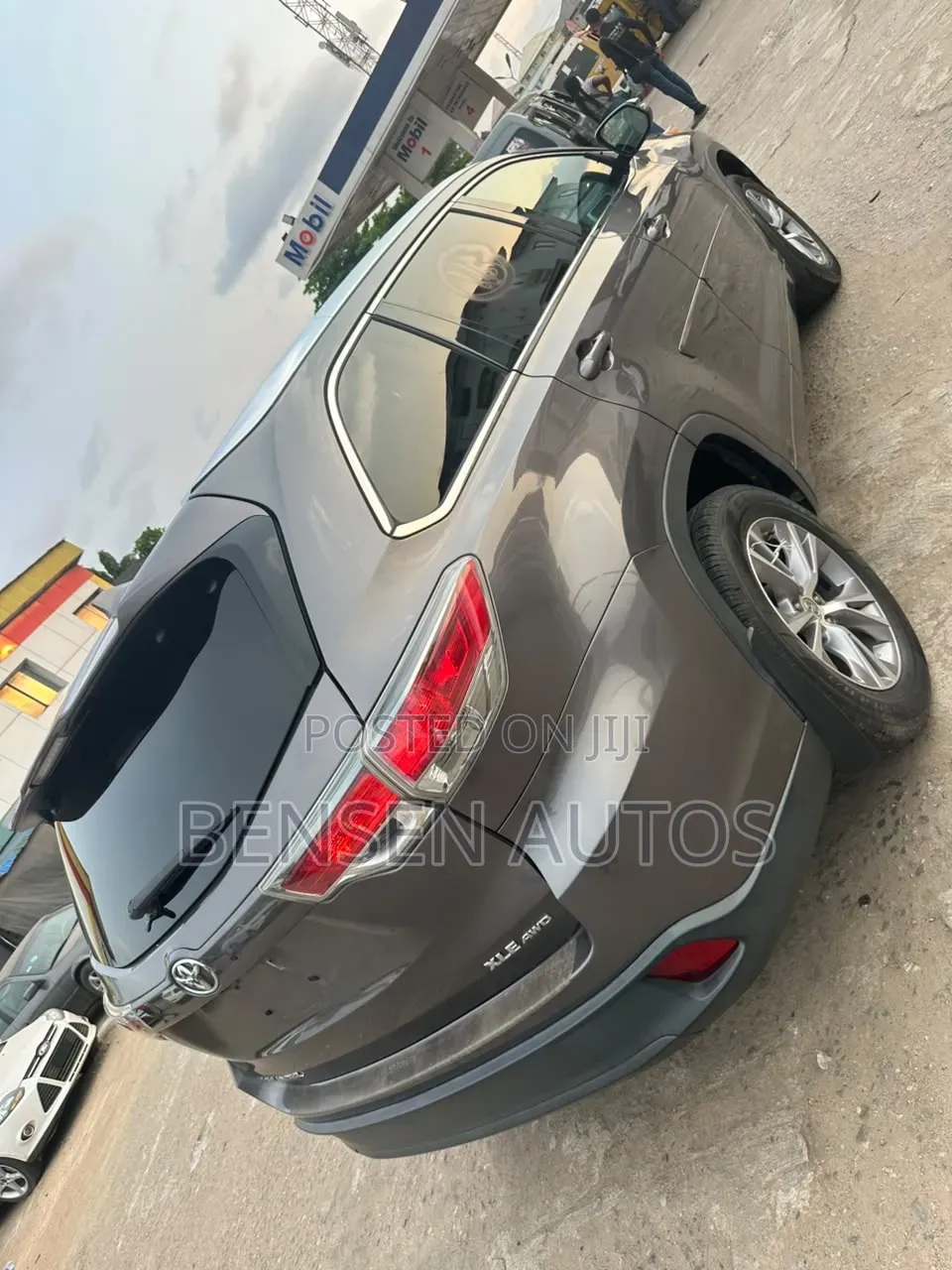 Toyota Highlander XLE 4dr SUV AWD (3.5L 6cyl 6A) 2015 Gray