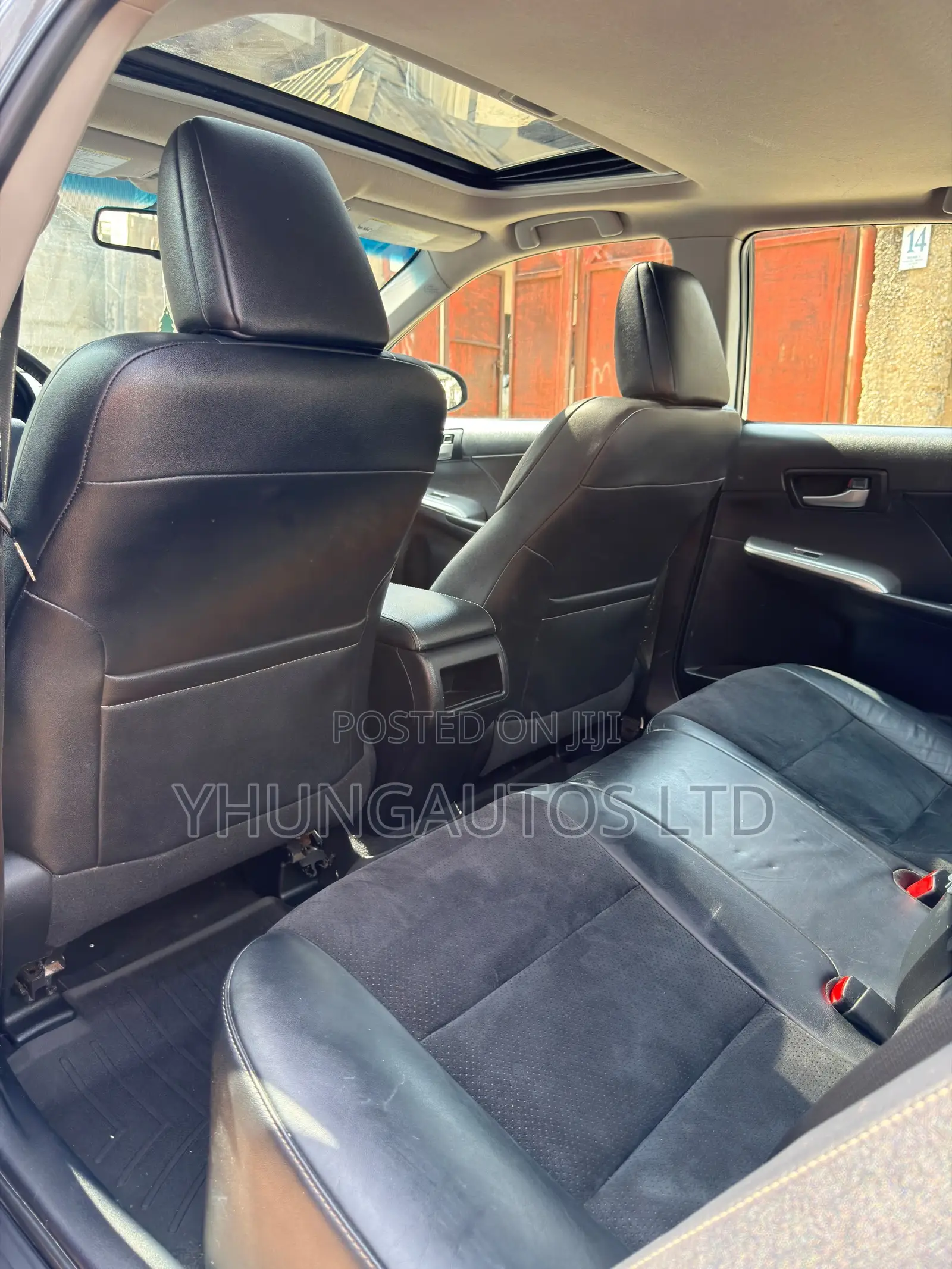 Toyota Camry SE 4dr Sedan (2.5L 4cyl 6A) 2013 Gray