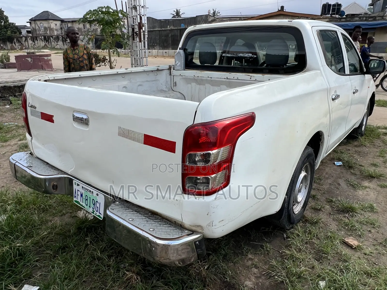 Mitsubishi L200 Double Cab 2.5 136hp 4WD 2012 White