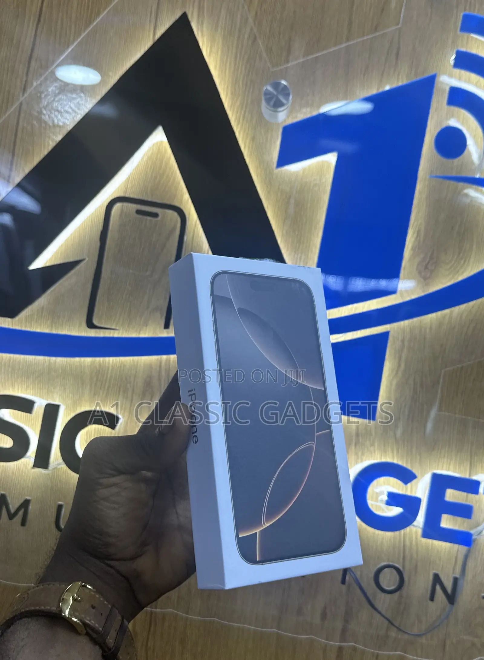 New Apple iPhone 16 Pro Max 256 GB Black