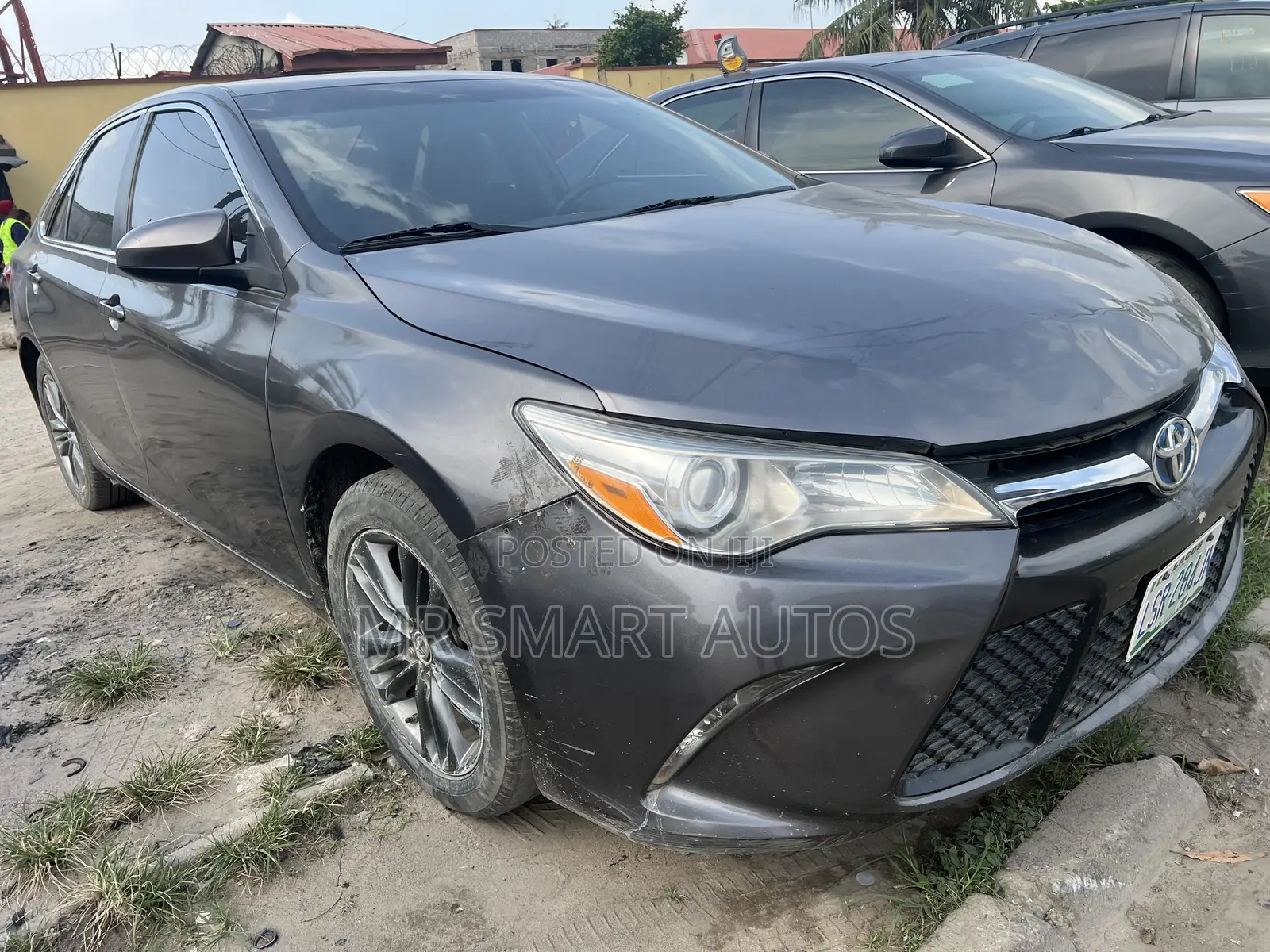 Toyota Camry LE 4dr Sedan (2.5L 4cyl 6A) 2015 Gray