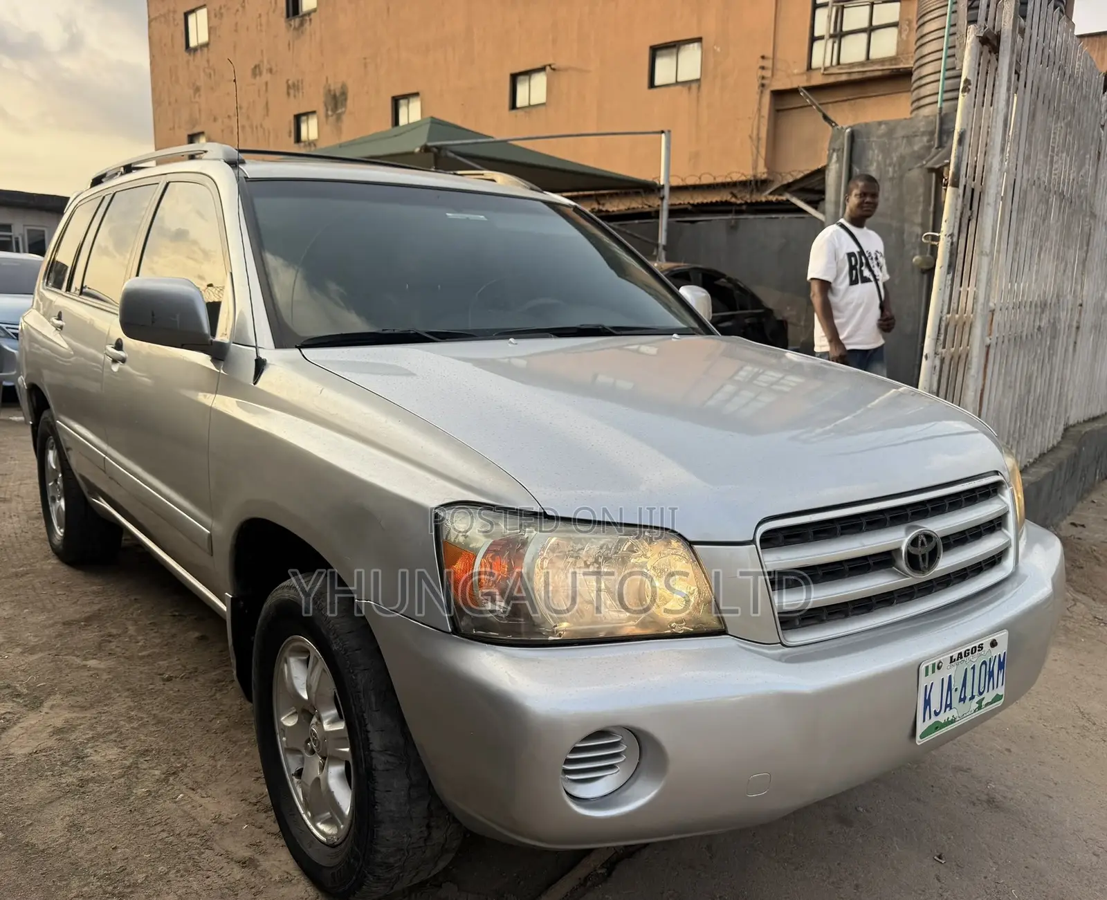 Toyota Highlander V6 AWD 2004 Gold