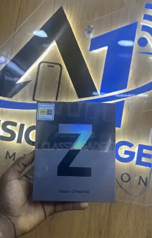 New Samsung Galaxy Z Fold3 5G 256 GB Black