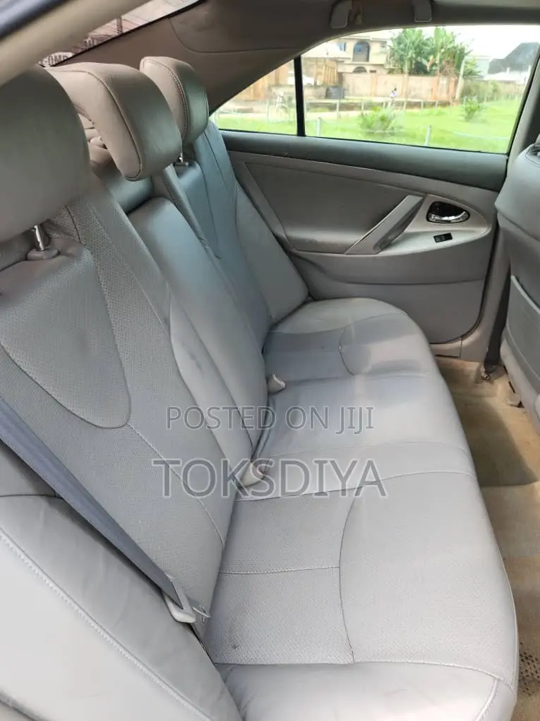 Toyota Camry LE V6 4dr Sedan (3.5L 6cyl 6AM) 2008 Silver