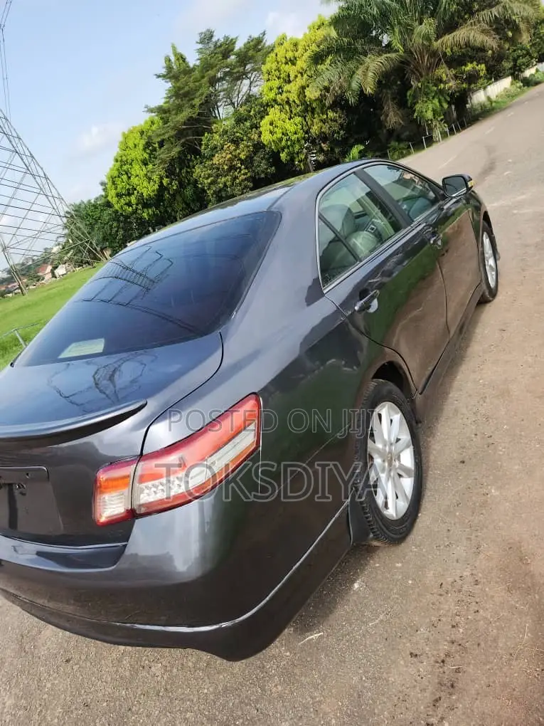 Toyota Camry LE V6 4dr Sedan (3.5L 6cyl 6AM) 2008 Silver
