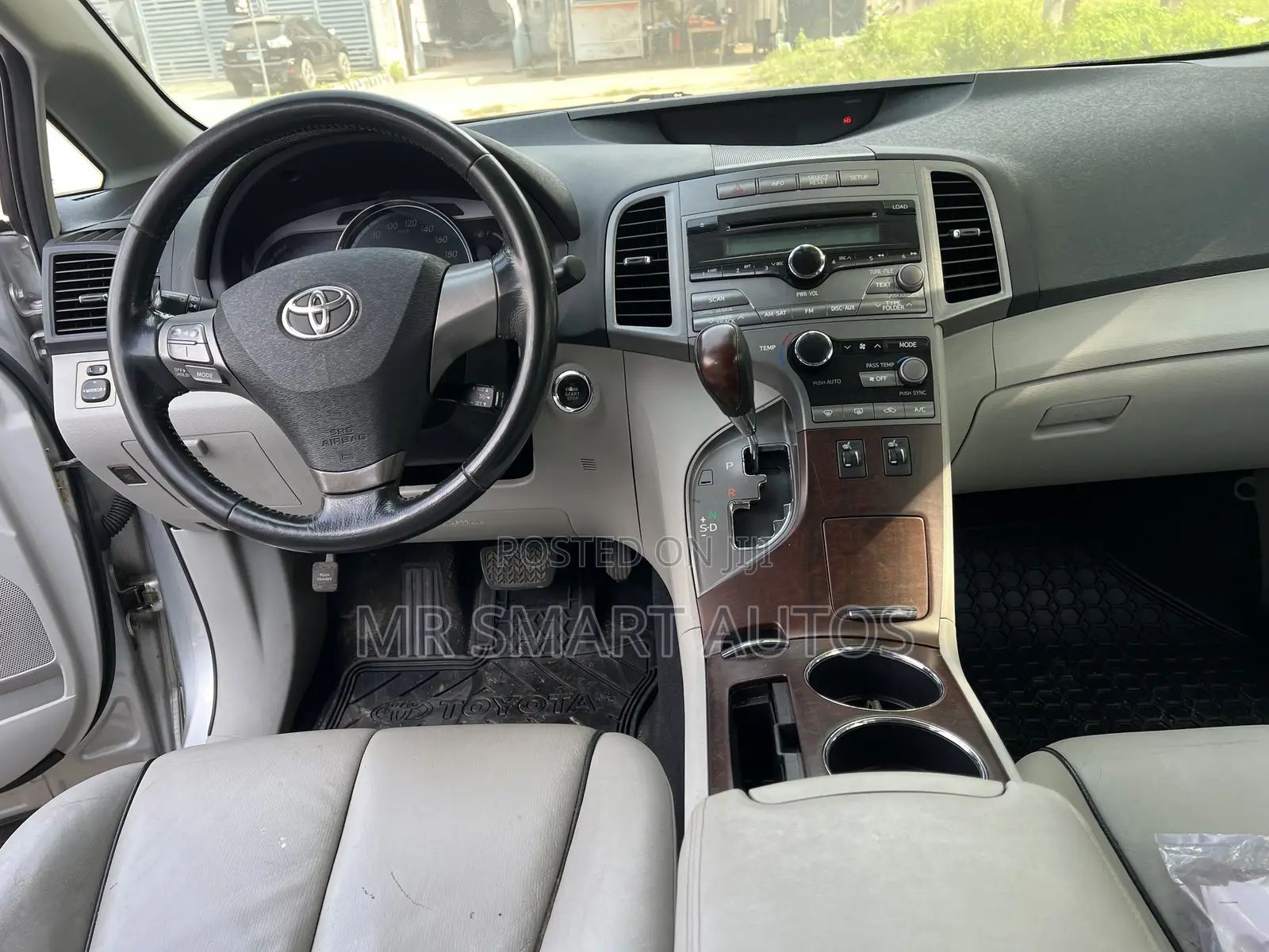 Toyota Venza XLE 2010 Silver