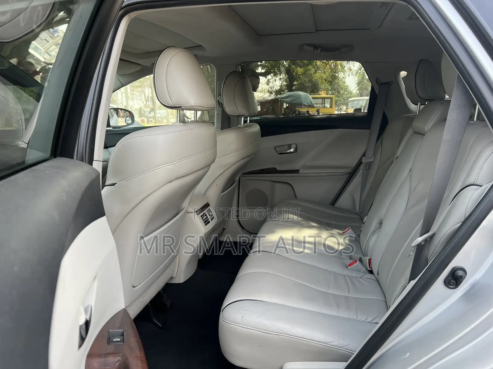 Toyota Venza XLE 2010 Silver