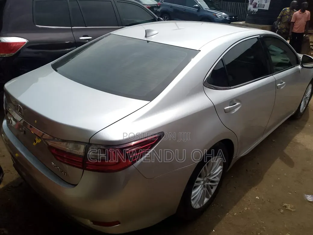 Lexus ES 2016 Silver