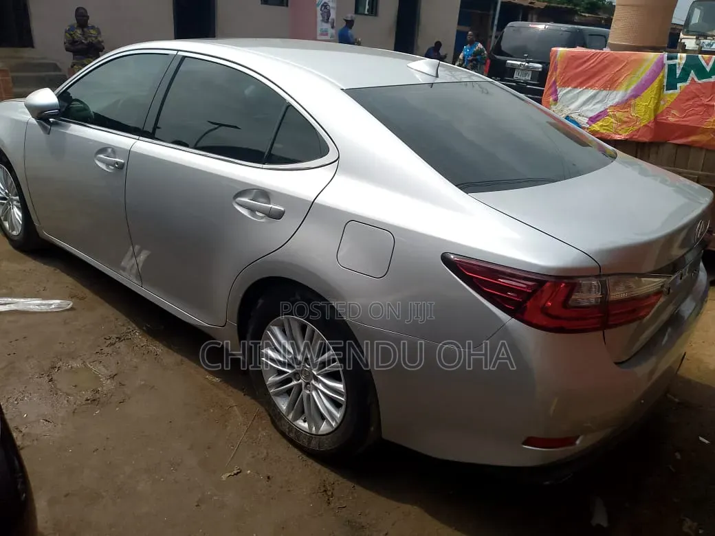 Lexus ES 2016 Silver