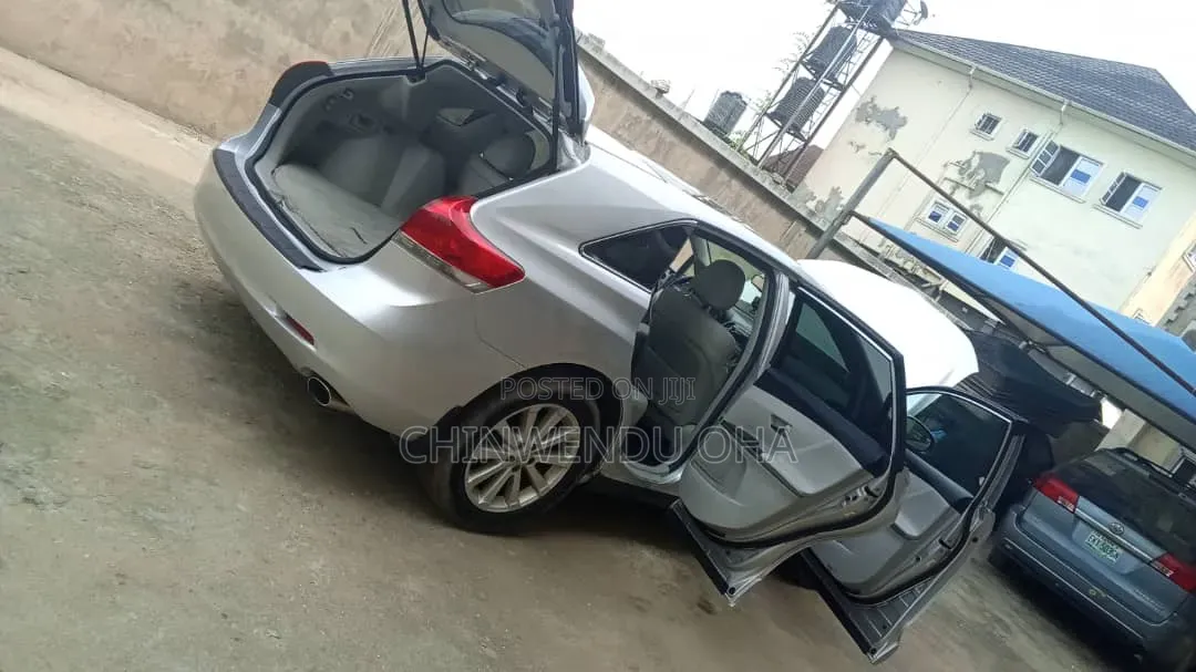 Toyota Venza 2012 Silver