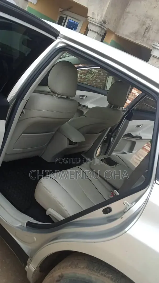 Toyota Venza 2012 Silver