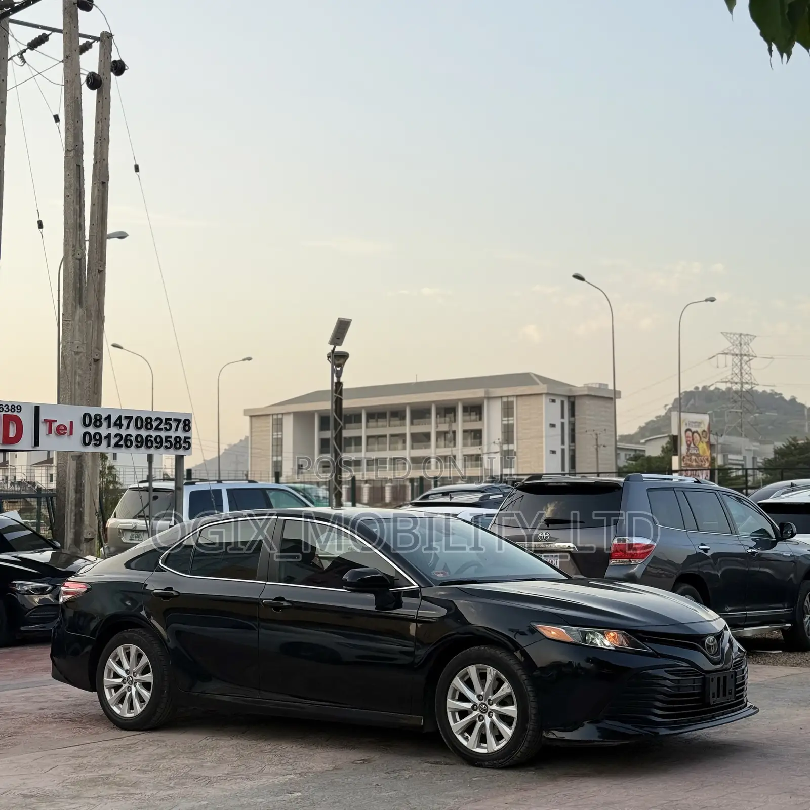 Toyota Camry LE (2.5L 4cyl 8A) 2019 Black