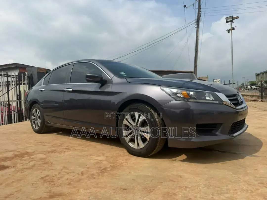 Honda Accord Touring V-6 4dr Sedan (3.5L 6cyl 6A) 2014 Gray