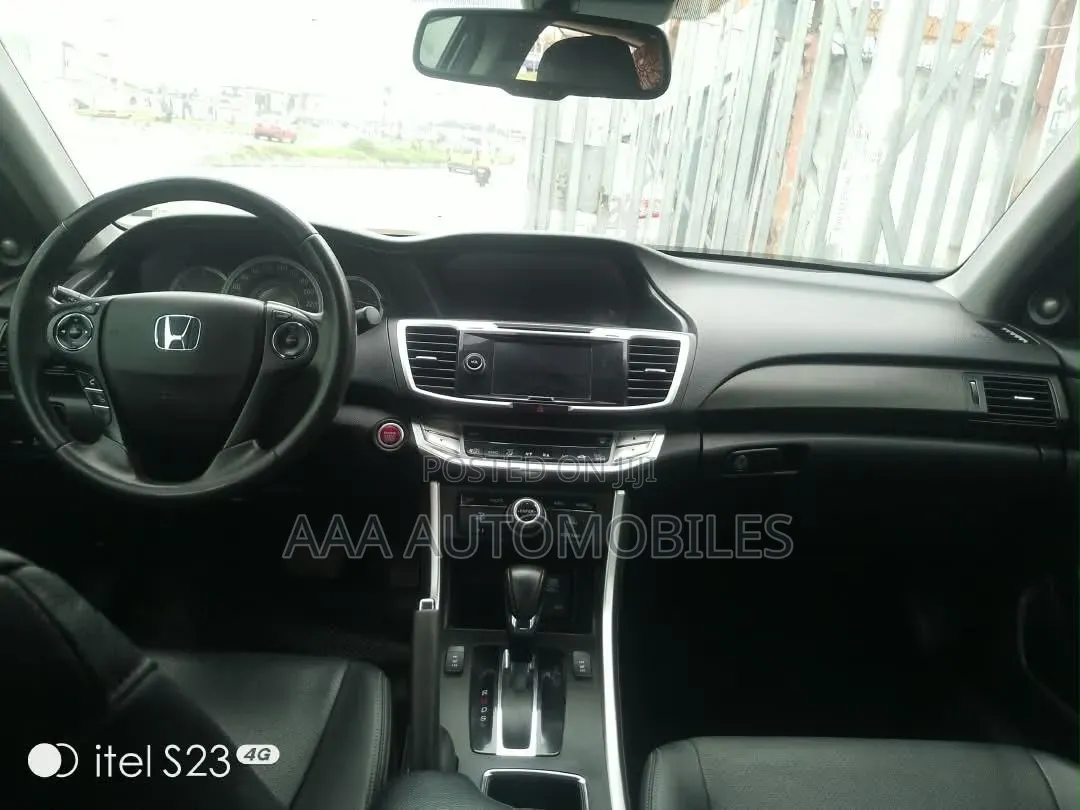 Honda Accord Touring V-6 4dr Sedan (3.5L 6cyl 6A) 2014 Gray