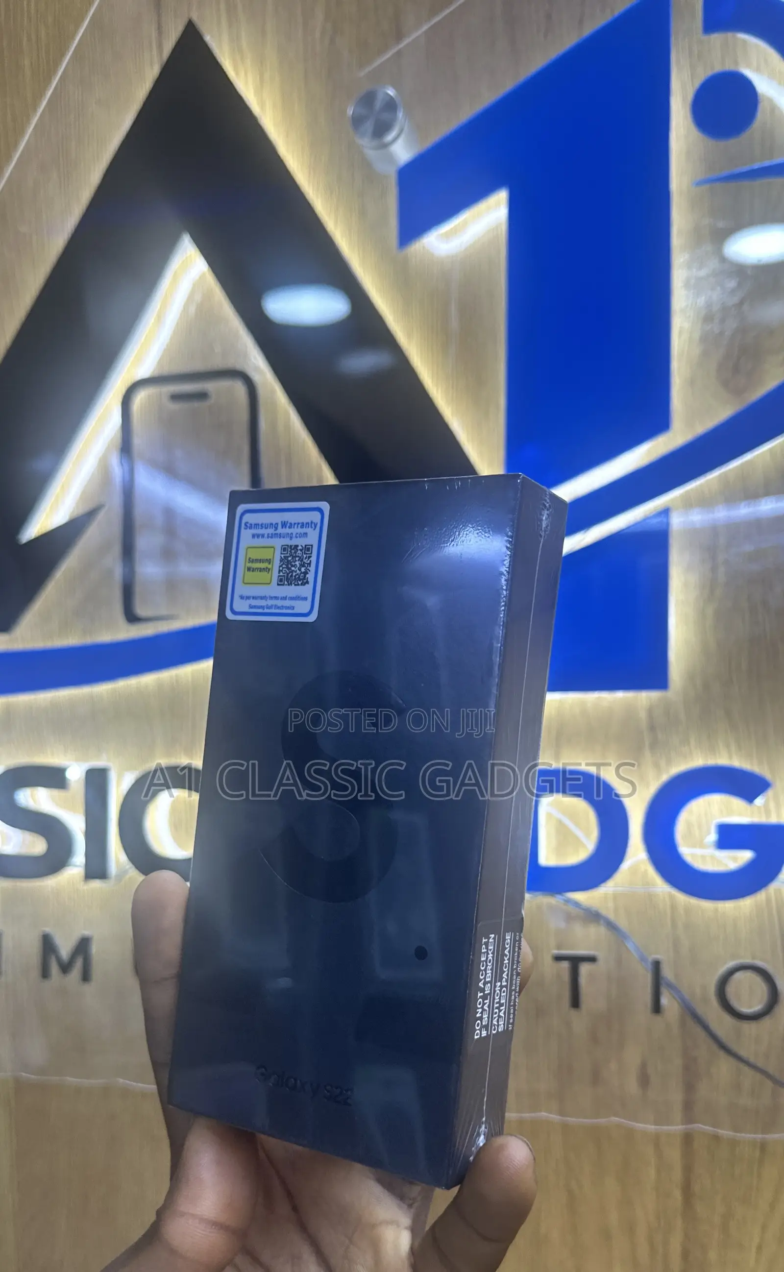 New Samsung Galaxy S22 5G 256 GB Black