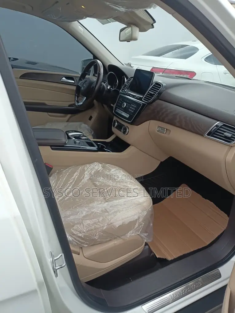 Mercedes-Benz GLC-Class 2023 Gray
