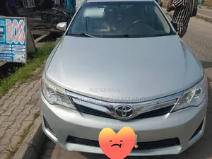 Toyota Camry LE 4dr Sedan (2.5L 4cyl 6A) 2014 Silver