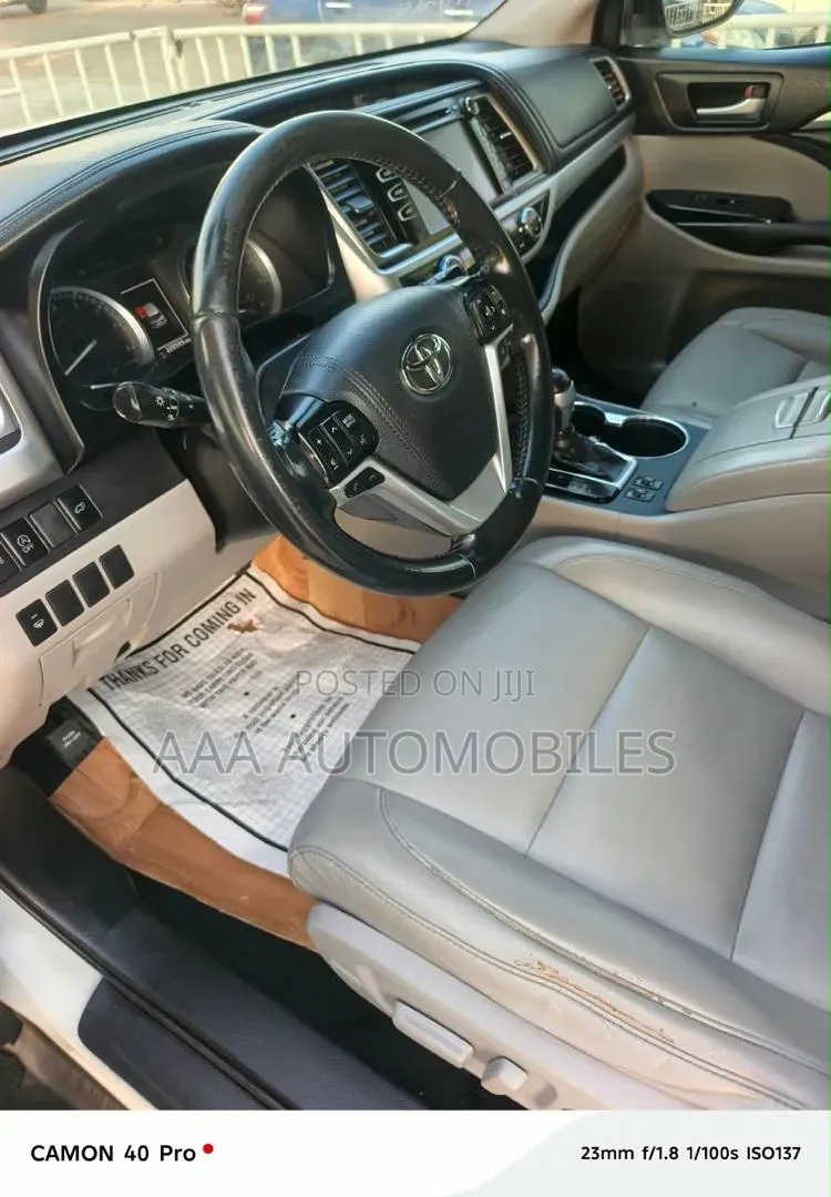 Toyota Highlander Limited 2019 White