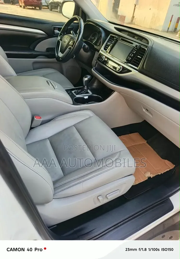 Toyota Highlander Limited 2019 White