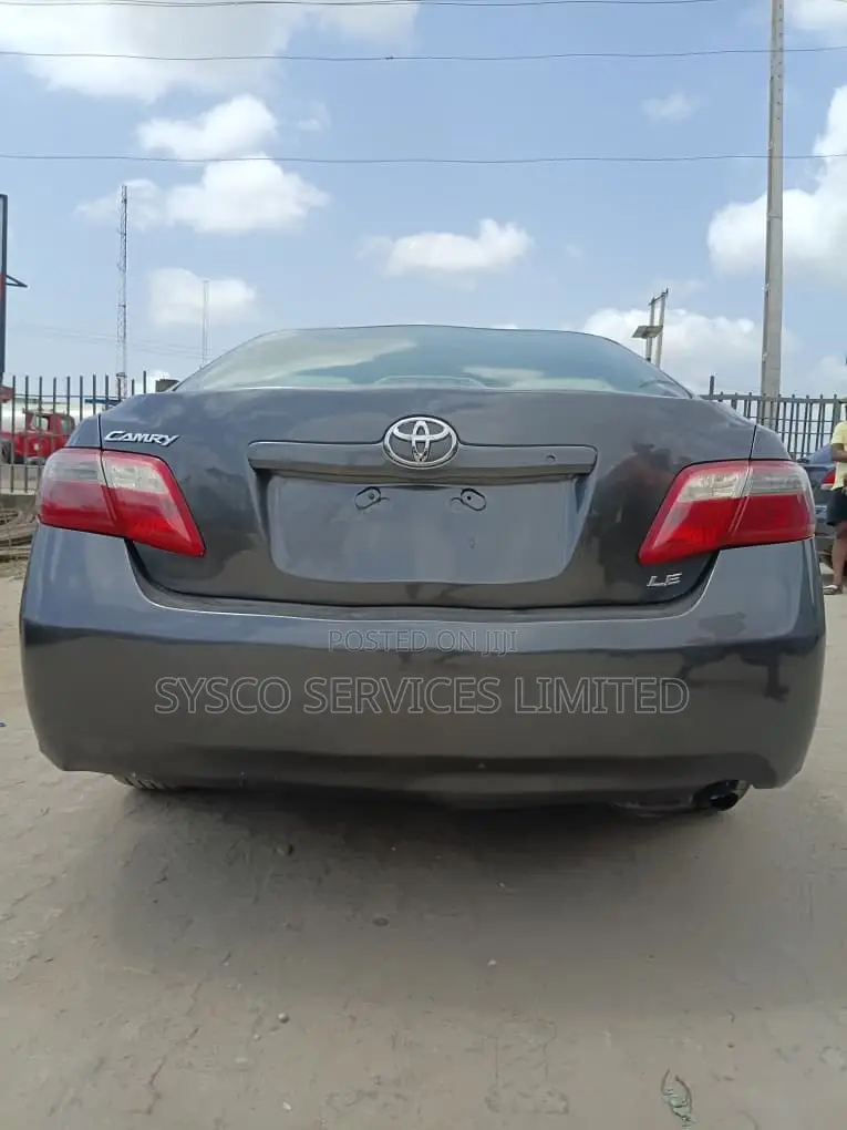 Toyota Camry LE 4dr Sedan (2.4L 4cyl 5A) 2007 Gray