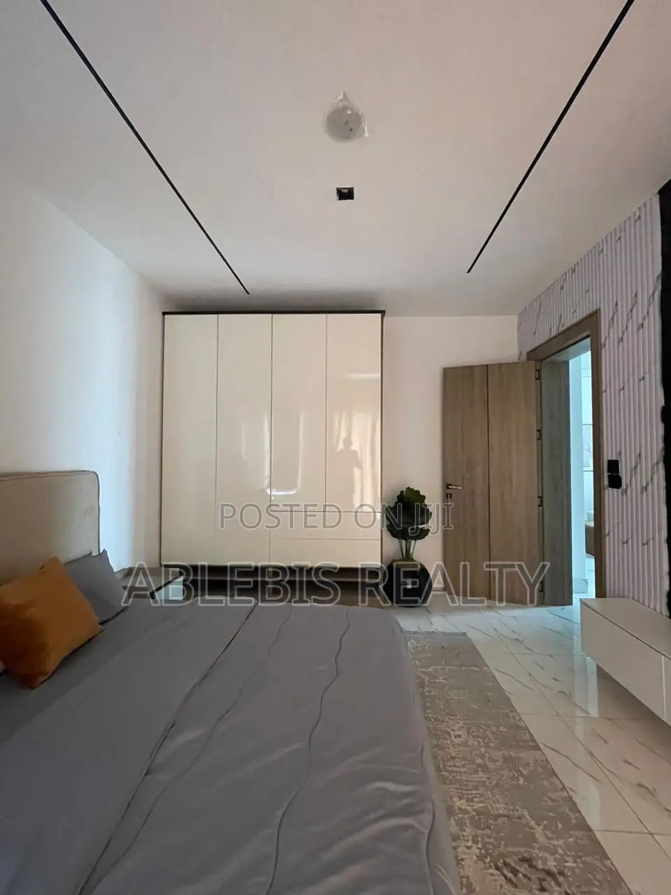 Furnished 1bdrm Apartment in Lekki Phase 1 for sale