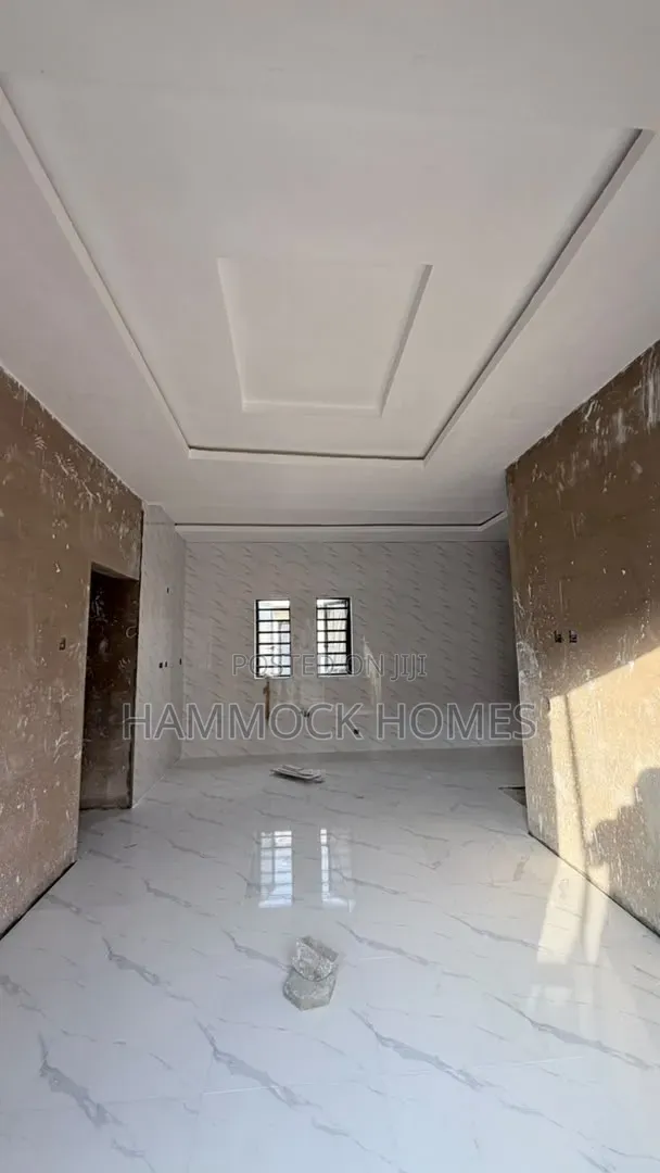 2bdrm Block of Flats in Maicon Court, Akobo for sale