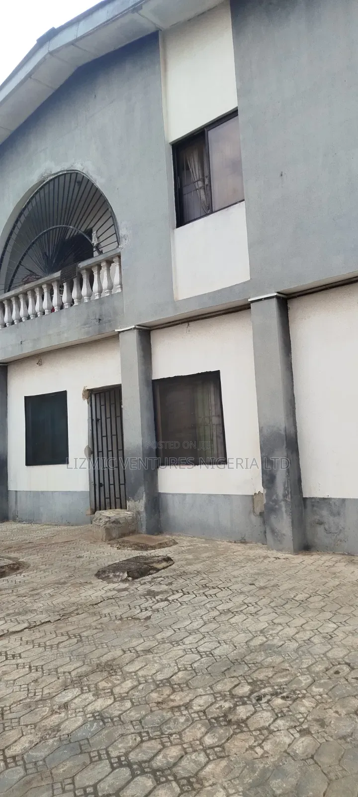 3bdrm Block of Flats in Celestial Road, Abaranje for sale