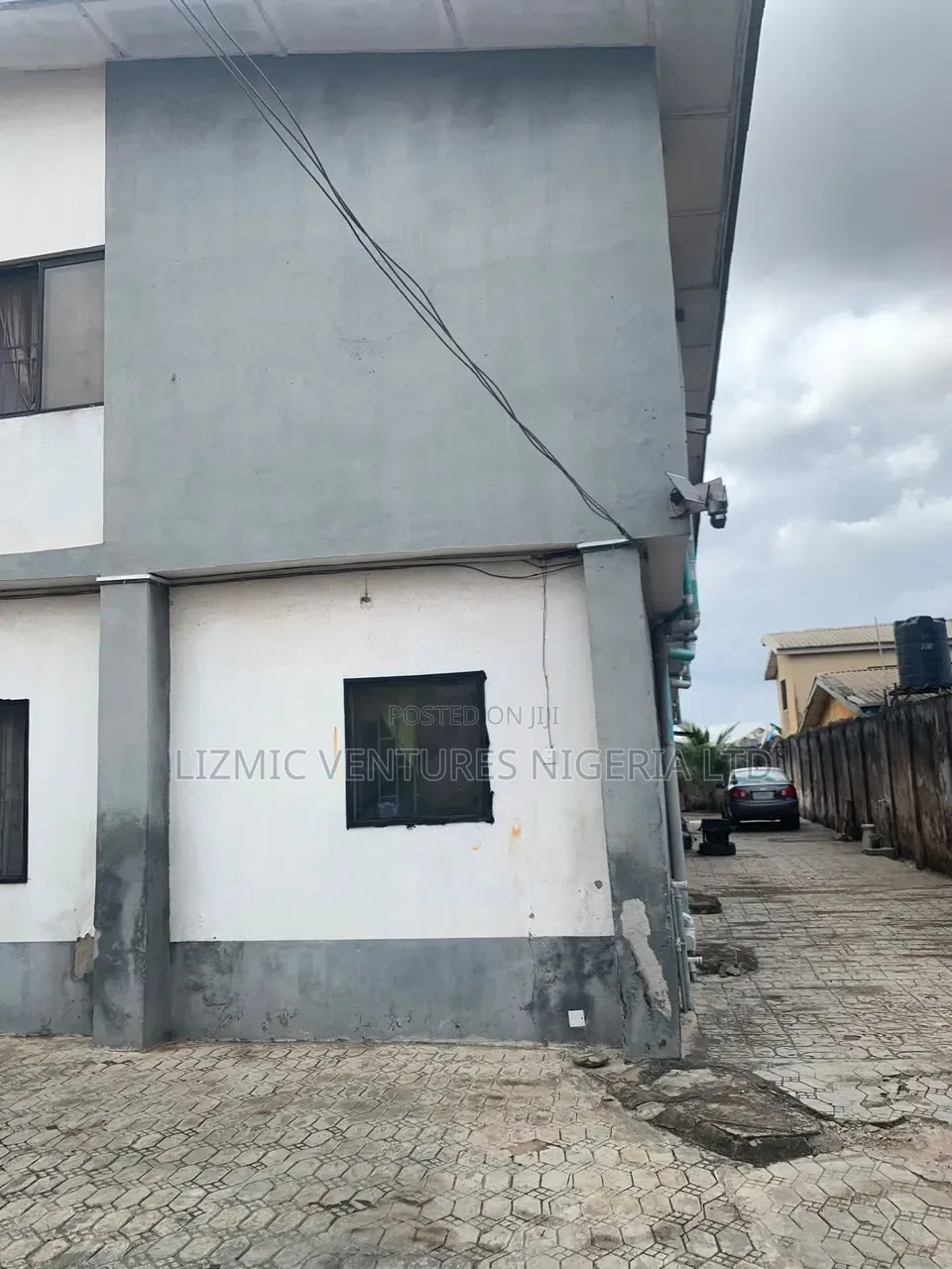 3bdrm Block of Flats in Celestial Road, Abaranje for sale
