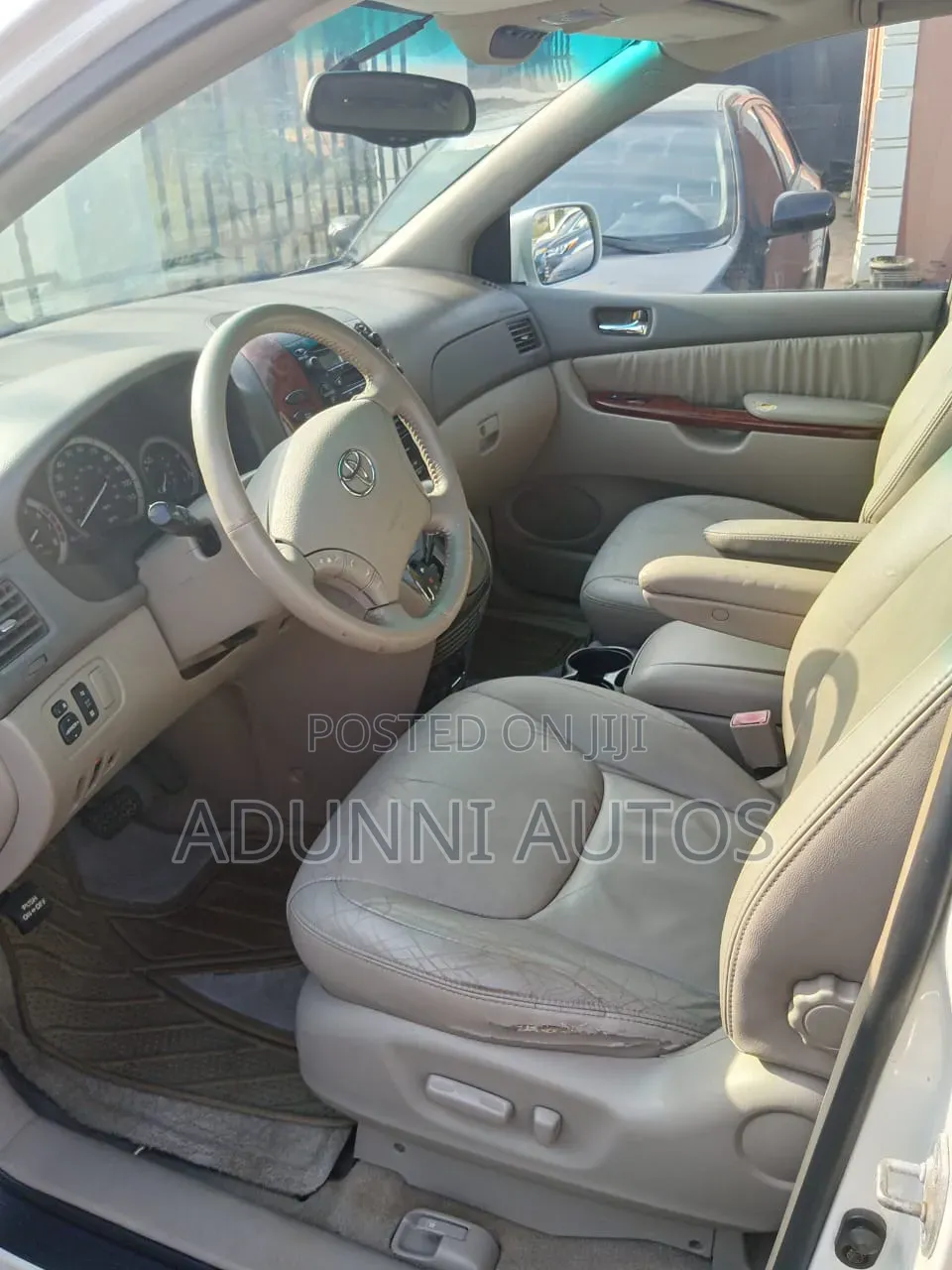 Toyota Sienna XLE 2005 White