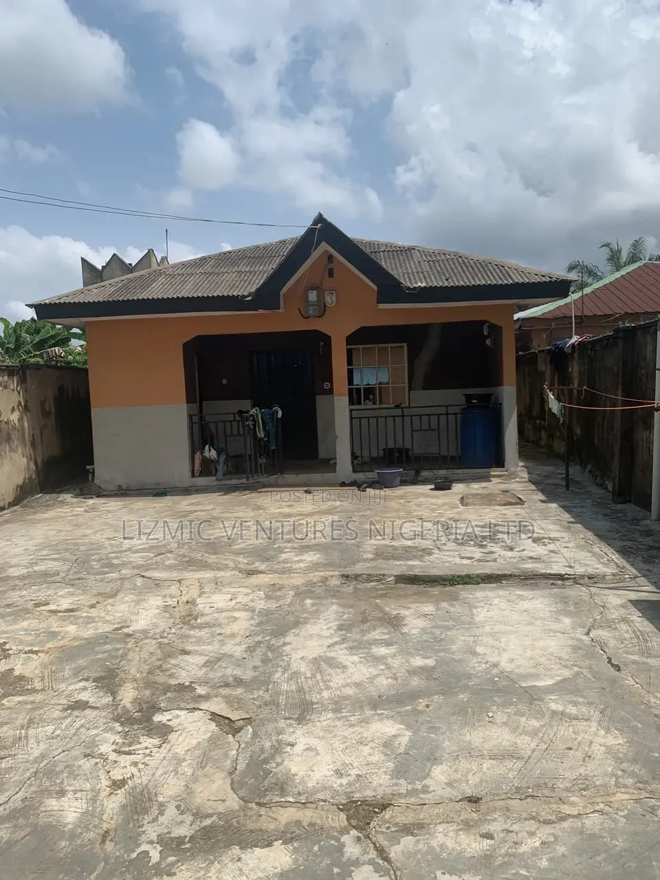 3bdrm Bungalow in Akesan, Abaranje for sale
