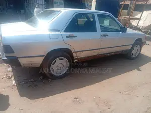 Mercedes-Benz 190 1993 Silver
