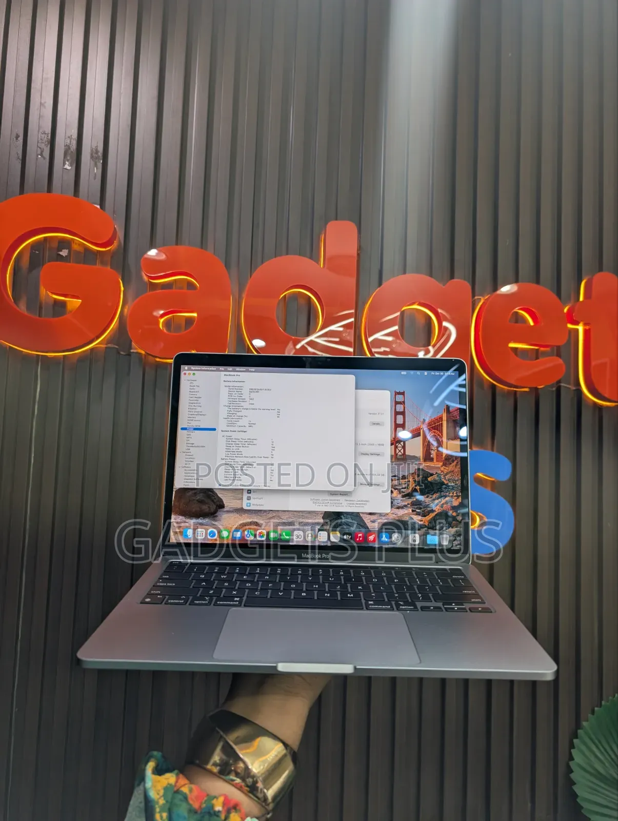 Laptop Apple MacBook Pro 2021 M1 16GB Apple M1 Pro SSD 512GB