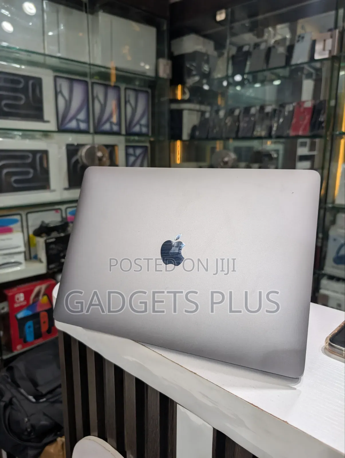 Laptop Apple MacBook Pro 2021 M1 16GB Apple M1 Pro SSD 512GB