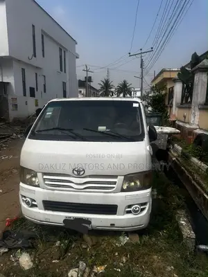 Toyota Grand HiAce 2002 White