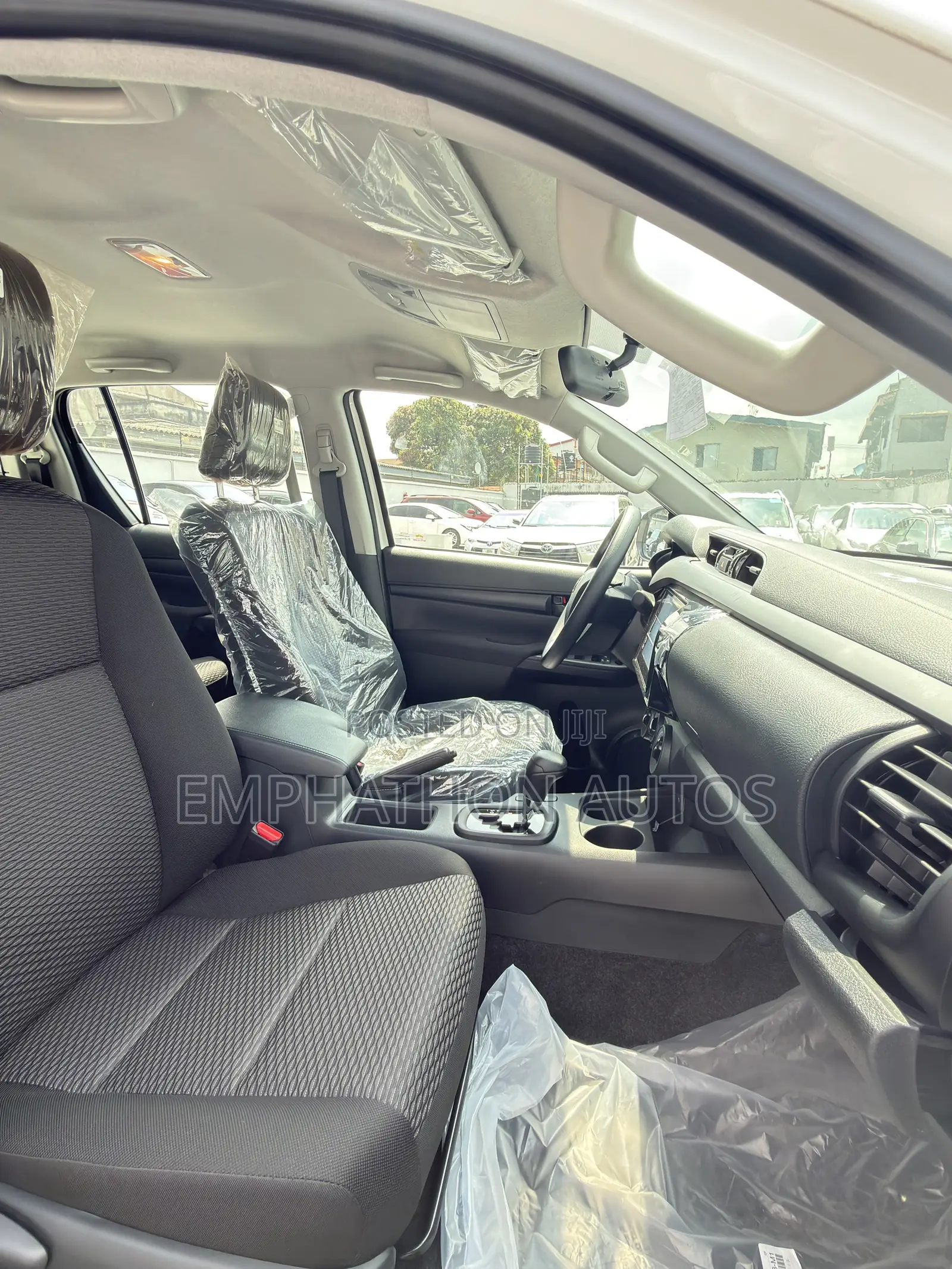 New Toyota Hilux 2025 White