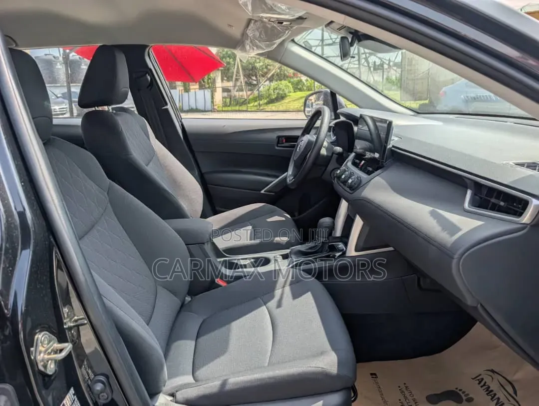 Toyota Corolla Cross LE 2025 Black