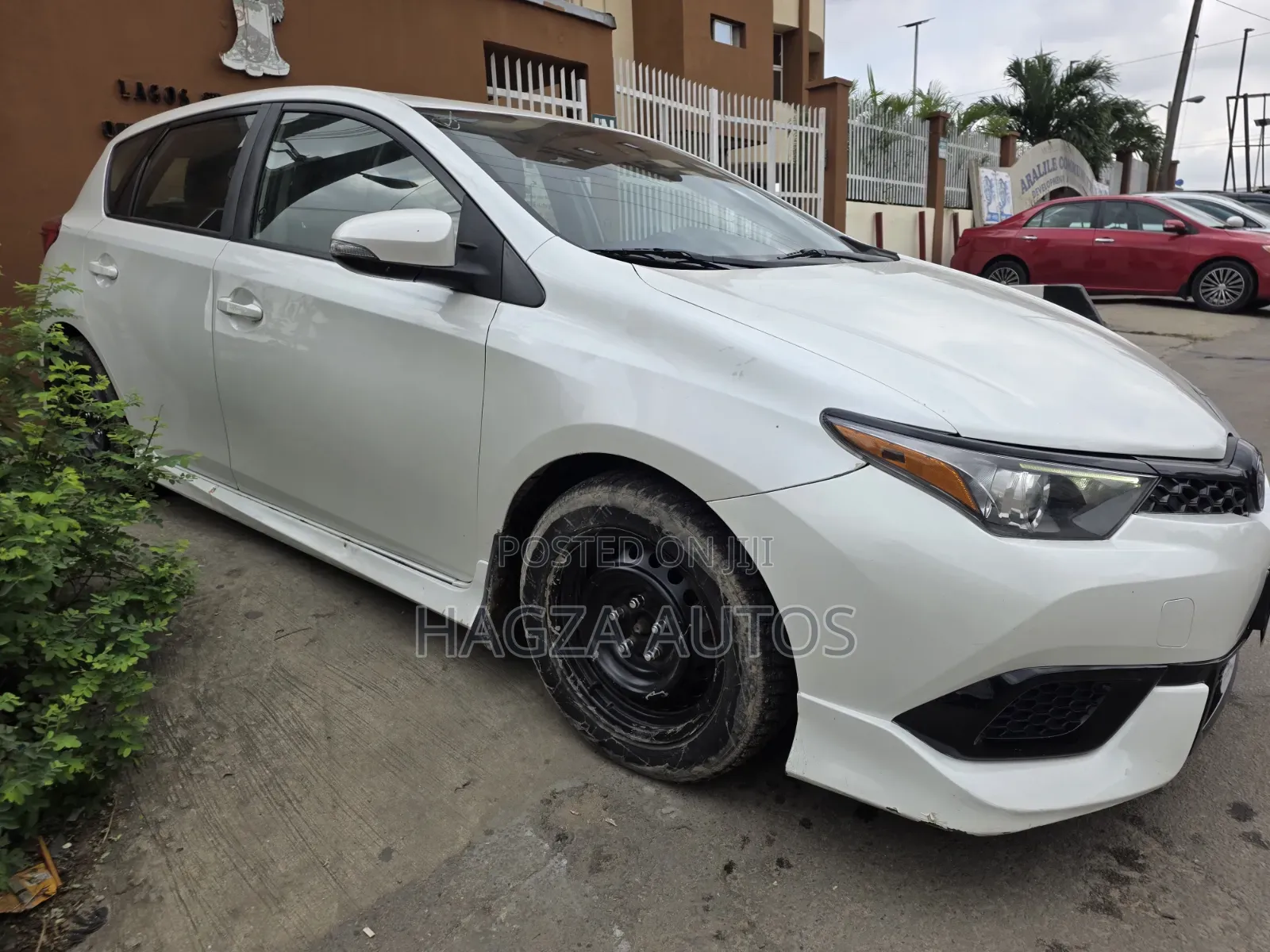 Toyota Corolla SE Special Edition 4dr Sedan (1.8L 4cyl CVT) 2017 White