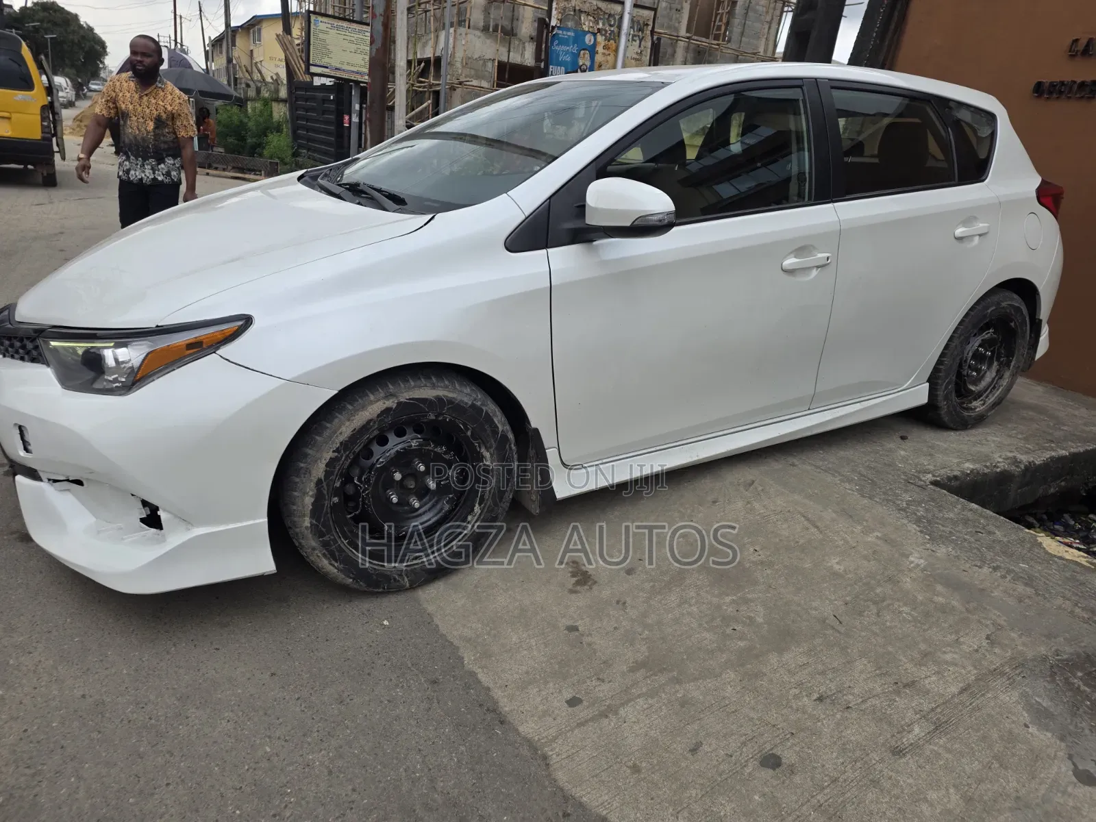 Toyota Corolla SE Special Edition 4dr Sedan (1.8L 4cyl CVT) 2017 White