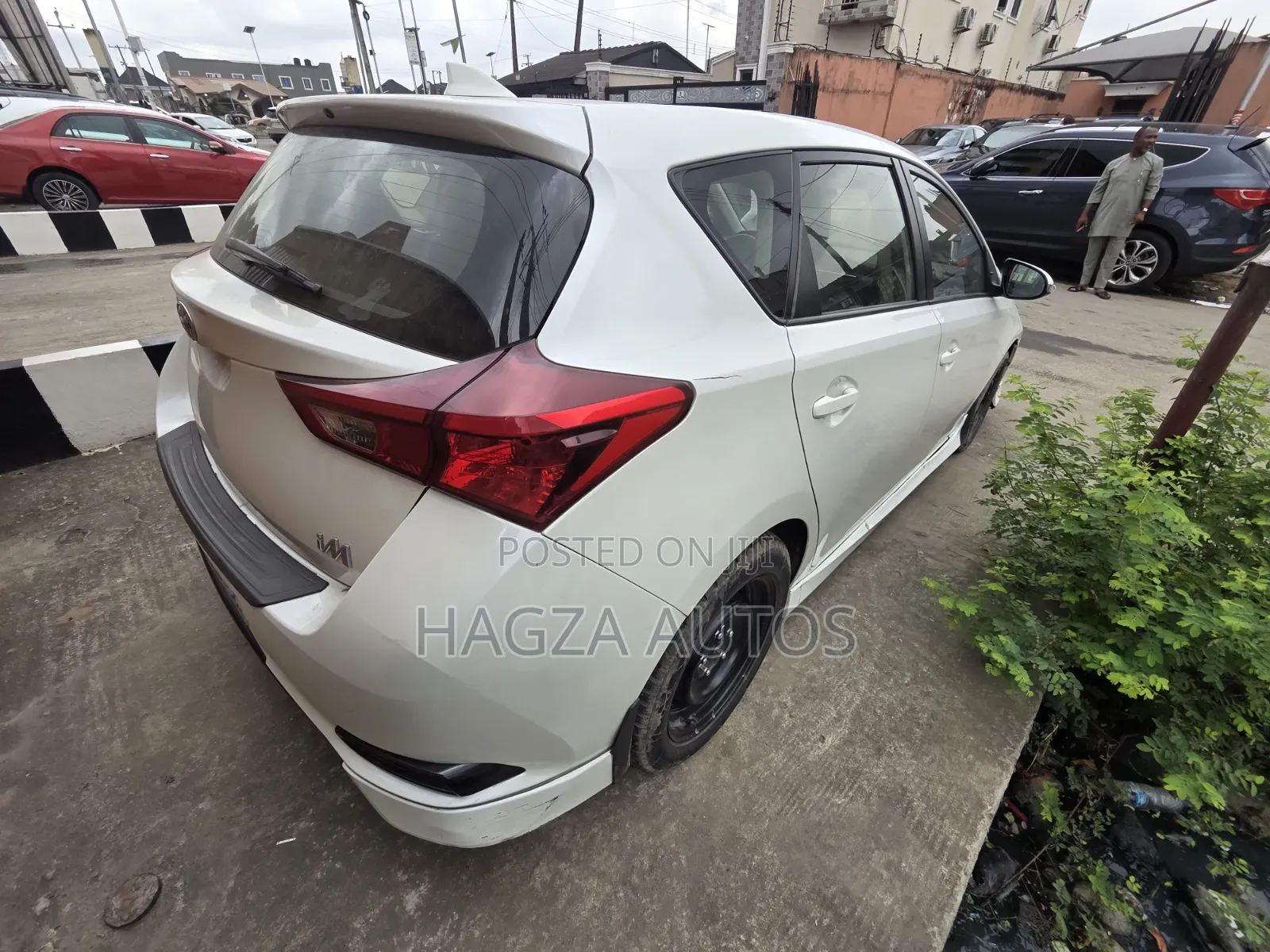 Toyota Corolla SE Special Edition 4dr Sedan (1.8L 4cyl CVT) 2017 White