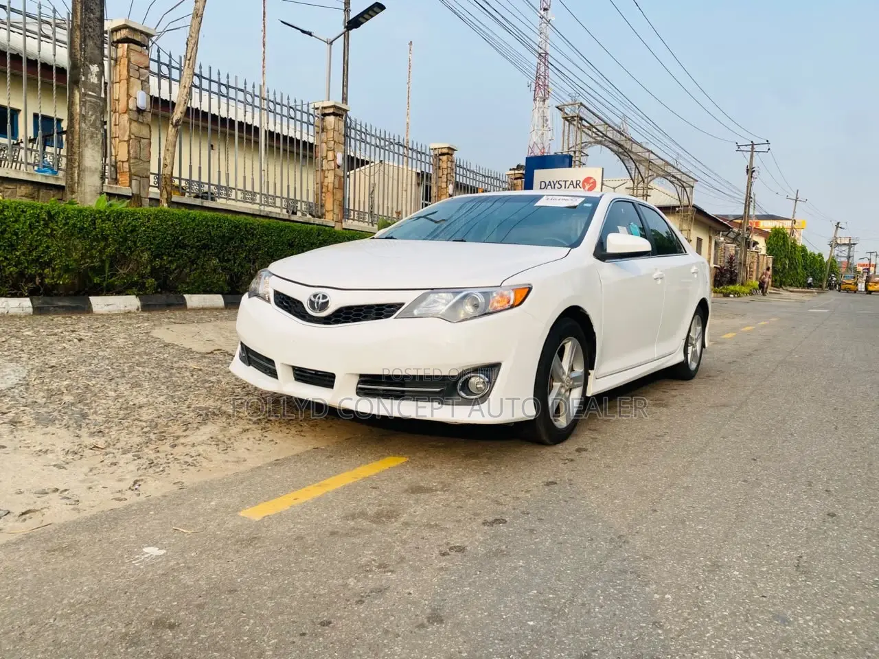 Toyota Camry SE 4dr Sedan (2.5L 4cyl 6A) 2012 White