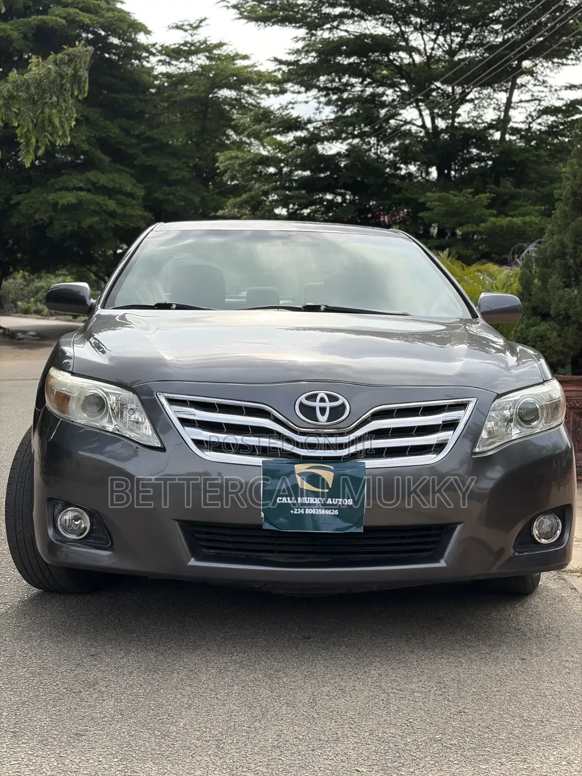 Toyota Camry LE 4dr Sedan (2.5L 4cyl 6AM) 2010 Gray