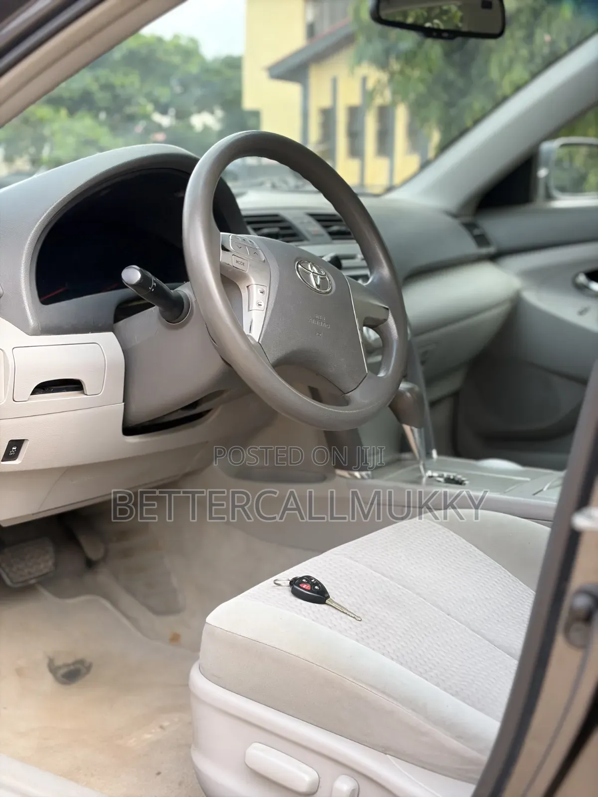 Toyota Camry LE 4dr Sedan (2.5L 4cyl 6AM) 2010 Gray