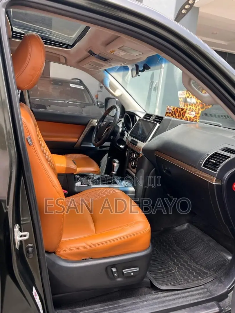 Toyota Land Cruiser Prado 2017 Black