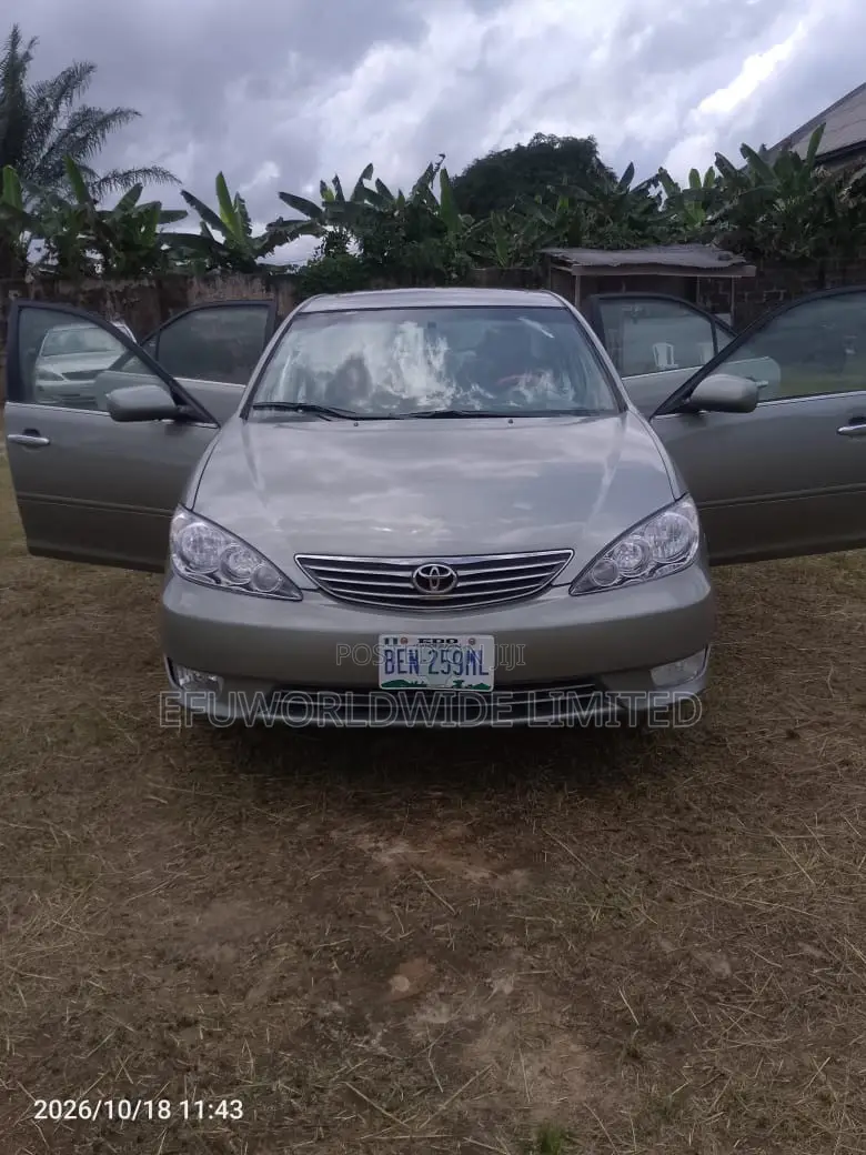 Toyota Camry LE 4dr Sedan (2.4L 4cyl 5A) 2006 Gray