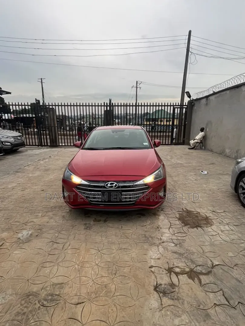Hyundai Elantra SE 2019 Red