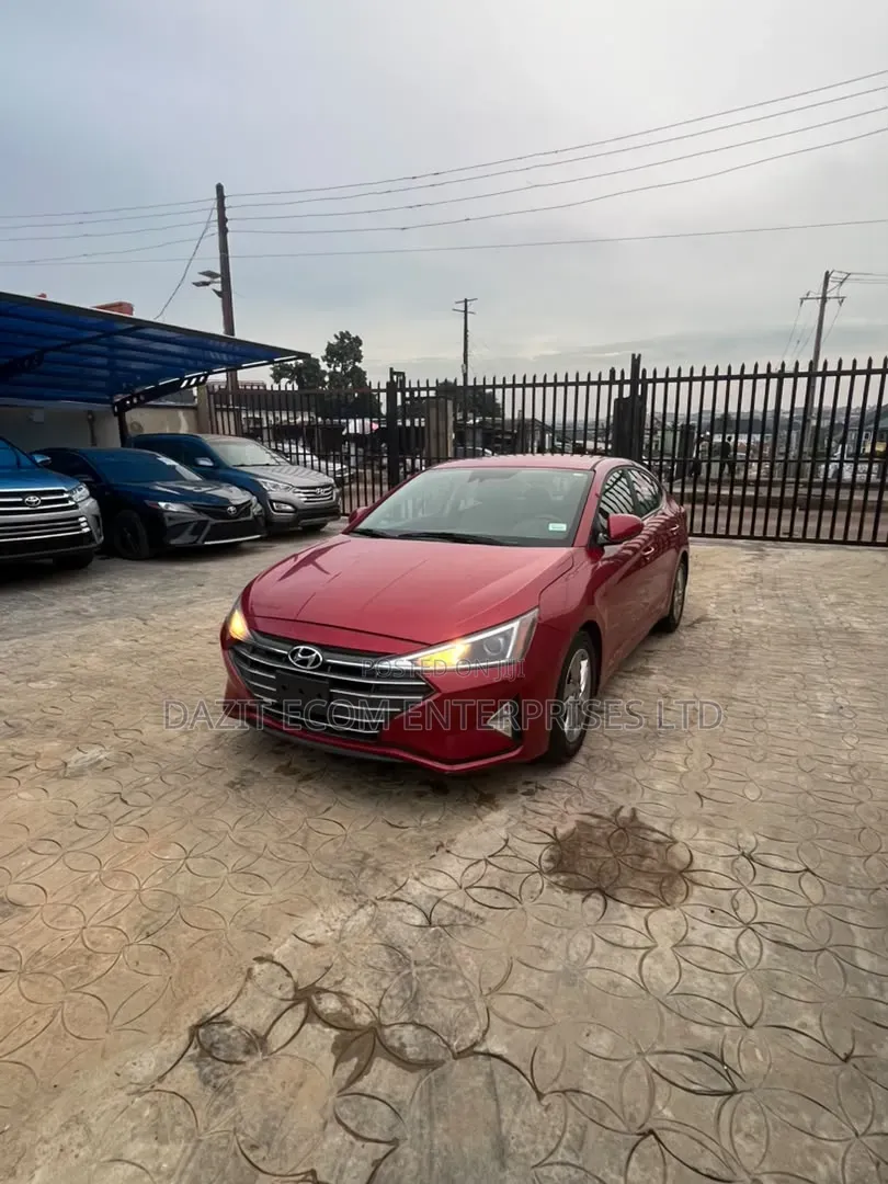 Hyundai Elantra SE 2019 Red