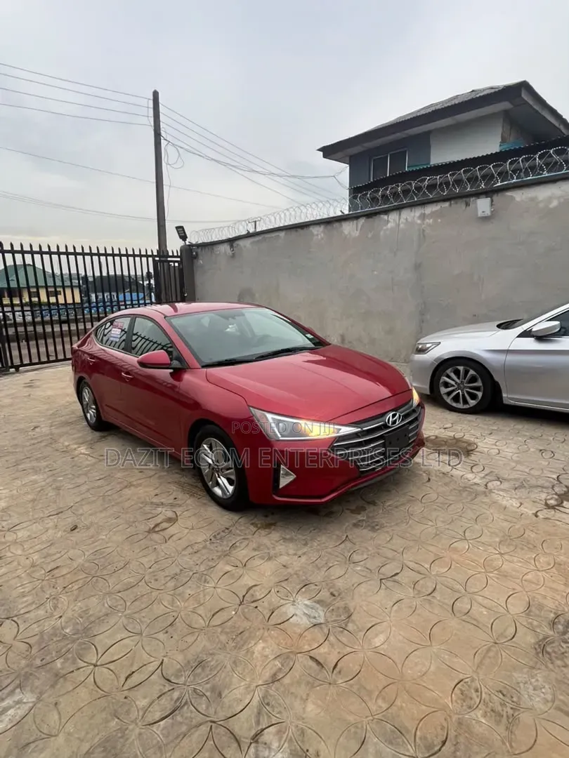 Hyundai Elantra SE 2019 Red