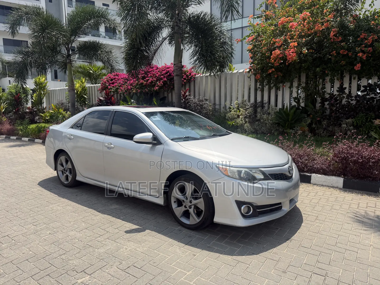 Toyota Camry SE V6 4dr Sedan (3.5L 6cyl 6A) 2012 Silver